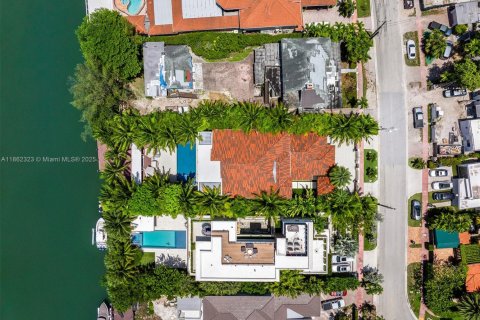 Villa ou maison à louer à Miami Beach, Floride: 8 chambres, 600.06 m2 № 1961413 - photo 30