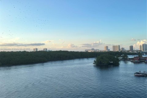 Condominio en Sunny Isles Beach, Florida, 1 dormitorio № 2090893