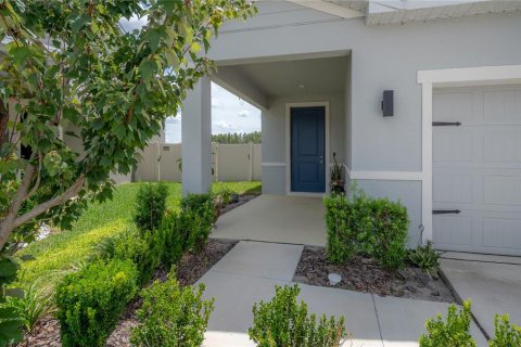 Casa en venta en Land O' Lakes, Florida, 4 dormitorios, 220.18 m2 № 1907008 - foto 2