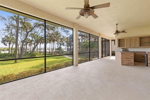 House in Palm Coast, Florida 3 bedrooms, 231.05 sq.m. № 1523727 - photo 11