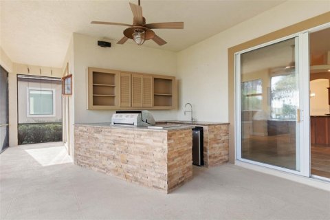 House in Palm Coast, Florida 3 bedrooms, 231.05 sq.m. № 1523727 - photo 12