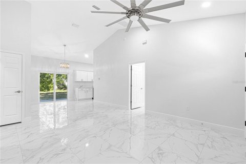 House in Summerfield, Florida 3 bedrooms, 107.4 sq.m. № 2201772 - photo 6