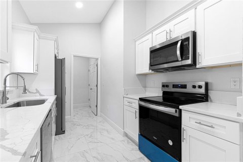 House in Summerfield, Florida 3 bedrooms, 107.4 sq.m. № 2201772 - photo 23