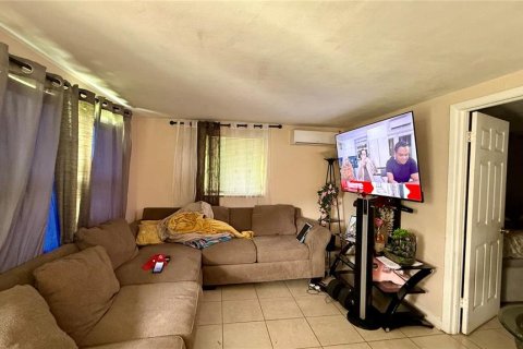 Villa ou maison à louer à Lakeland, Floride: 2 chambres, 65.03 m2 № 2425504 - photo 3