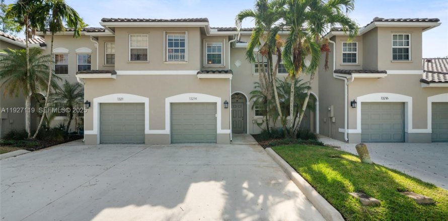 Touwnhouse à Plantation, Floride 3 chambres, 157 m2 № 1985989