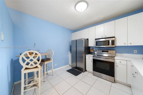 Touwnhouse à vendre à Plantation, Floride: 3 chambres, 157 m2 № 1985989 - photo 6