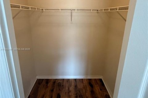 Снять в аренду кондоминиум в Пемброк-Пайнс, Флорида 1 спальня, 64.1м2, № 2034830 - фото 6