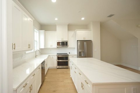 Touwnhouse à louer à Tampa, Floride: 4 chambres, 223.43 m2 № 2415388 - photo 3