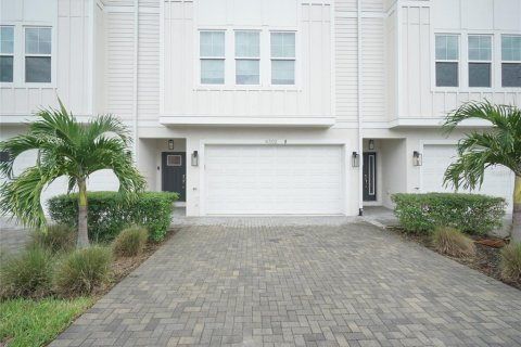 Touwnhouse à Tampa, Floride 4 chambres, 223.43 m2 № 2415388