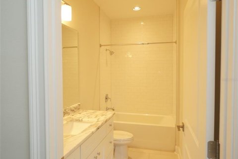 Touwnhouse à louer à Tampa, Floride: 4 chambres, 223.43 m2 № 2415388 - photo 18