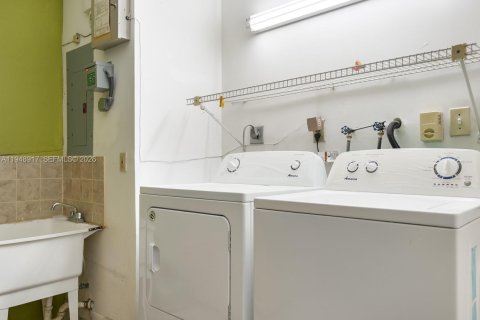 Touwnhouse à vendre à Doral, Floride: 3 chambres, 159.05 m2 № 2005075 - photo 28