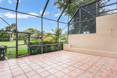 Touwnhouse à vendre à Doral, Floride: 3 chambres, 159.05 m2 № 2005075 - photo 2