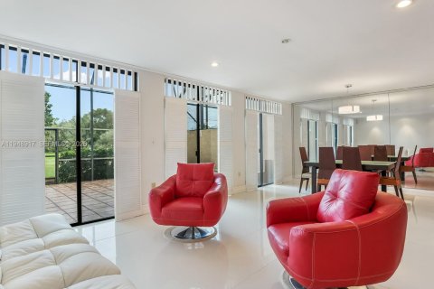 Touwnhouse à vendre à Doral, Floride: 3 chambres, 159.05 m2 № 2005075 - photo 9