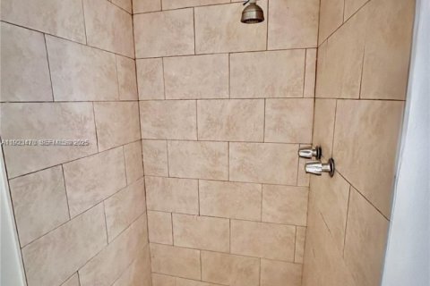 Appartement à louer à Miami, Floride: 2 chambres, 512.82 m2 № 1977446 - photo 8