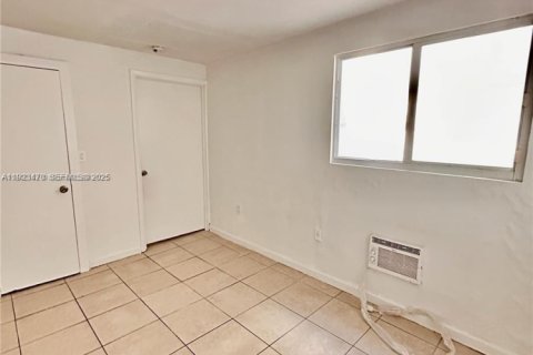 Appartement à louer à Miami, Floride: 2 chambres, 512.82 m2 № 1977446 - photo 4
