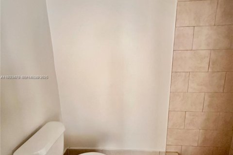 Appartement à louer à Miami, Floride: 2 chambres, 512.82 m2 № 1977446 - photo 7