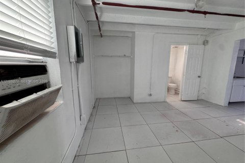 Villa ou maison à louer à Pahokee, Floride: 1 chambre, 914.16 m2 № 2414303 - photo 3
