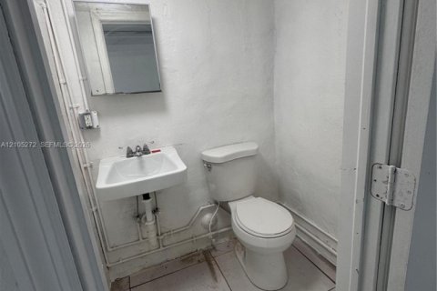 Villa ou maison à louer à Pahokee, Floride: 1 chambre, 914.16 m2 № 2414303 - photo 6