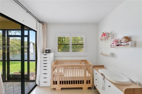 Condominio en venta en Coconut Creek, Florida, 1 dormitorio, 107.4 m2 № 1936997 - foto 16