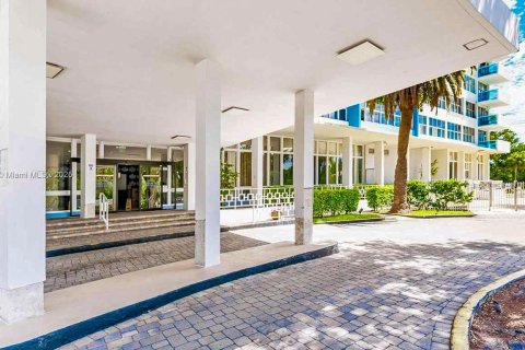 Apartamento en alquiler en Miami Beach, Florida, 2 dormitorios, 94.76 m2 № 1888299 - foto 3