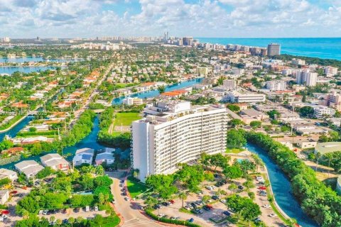 Apartamento en alquiler en Miami Beach, Florida, 2 dormitorios, 94.76 m2 № 1888299 - foto 2