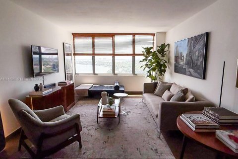 Apartamento en alquiler en Miami Beach, Florida, 2 dormitorios, 94.76 m2 № 1888299 - foto 7