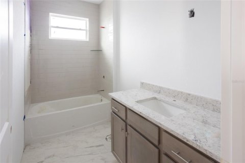 House in Englewood, Florida 3 bedrooms, 189.71 sq.m. № 1558166 - photo 11
