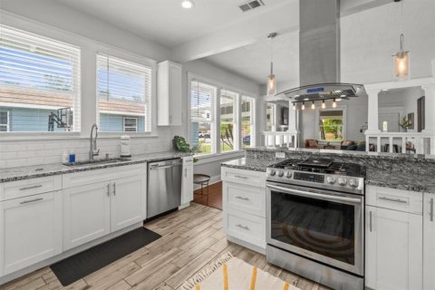 Villa ou maison à vendre à Tampa, Floride: 3 chambres, 124.86 m2 № 2339326 - photo 17