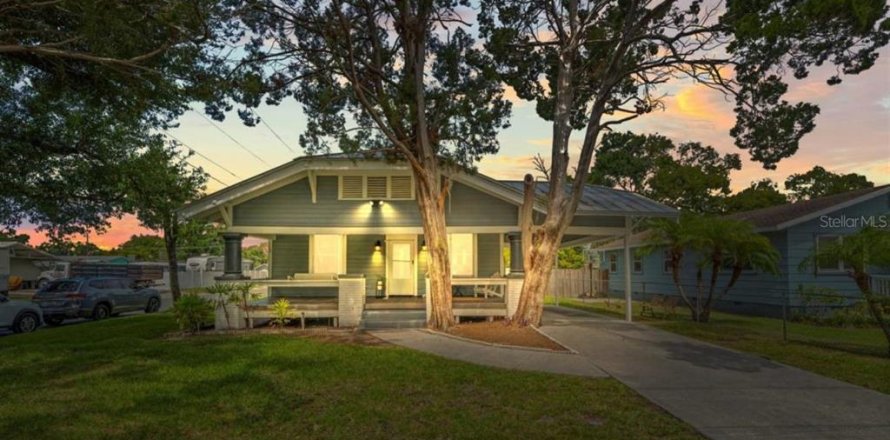 Villa ou maison à Tampa, Floride 3 chambres, 124.86 m2 № 2339326