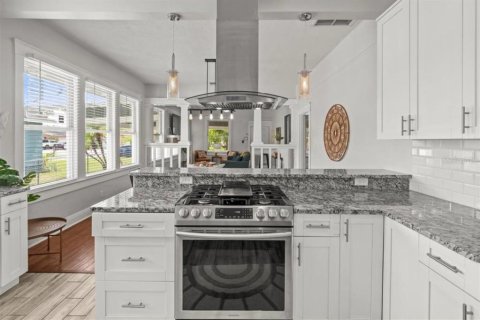 Villa ou maison à vendre à Tampa, Floride: 3 chambres, 124.86 m2 № 2339326 - photo 15