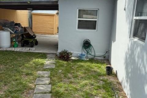 House in Hollywood, Florida 3 bedrooms, 154.4 sq.m. № 1770320 - photo 6