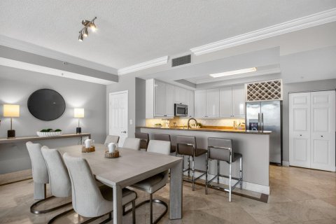 Снять в аренду кондоминиум в Форт-Лодердейл, Флорида 3 комнаты, 159.98м2, № 2245027 - фото 9