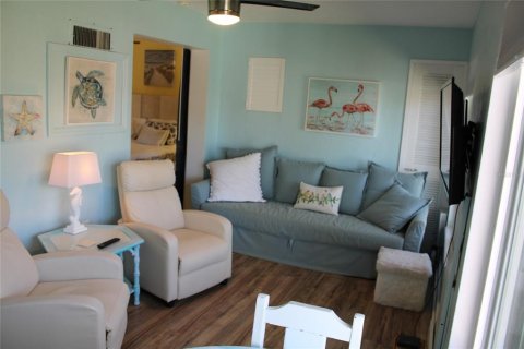 Condo in Clearwater, Florida, 2 bedrooms  № 1910023 - photo 23