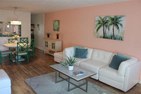 Condo in Clearwater, Florida, 2 bedrooms  № 1910023 - photo 6