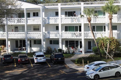 Condo in Clearwater, Florida, 2 bedrooms  № 1910023 - photo 1
