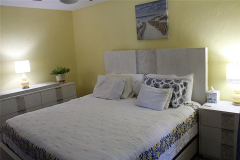 Condo in Clearwater, Florida, 2 bedrooms  № 1910023 - photo 26