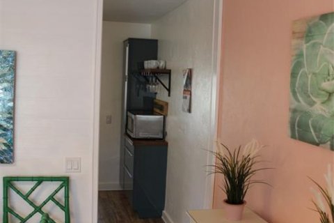 Condo in Clearwater, Florida, 2 bedrooms  № 1910023 - photo 9