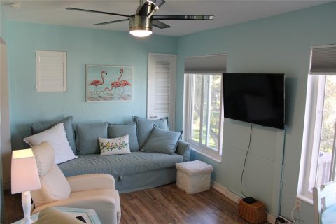 Condo in Clearwater, Florida, 2 bedrooms  № 1910023 - photo 21