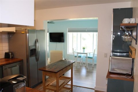 Condo in Clearwater, Florida, 2 bedrooms  № 1910023 - photo 10