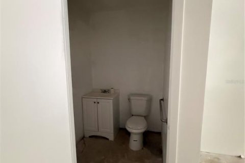 Immobilier commercial à louer à Ocala, Floride № 2102913 - photo 6