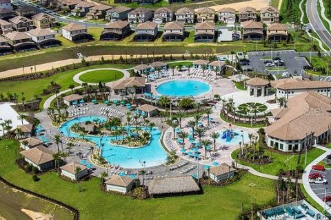 Condo in Davenport, Florida, 2 bedrooms  № 1751281 - photo 1