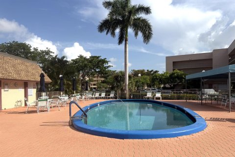 Copropriété à vendre à Sunrise, Floride: 2 chambres, 88.26 m2 № 2172546 - photo 11