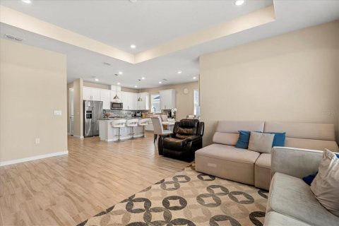 Villa ou maison à vendre à Kissimmee, Floride: 4 chambres, 171.87 m2 № 1602458 - photo 5