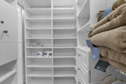 Condo in Miami, Florida, 3 bedrooms  № 1968322 - photo 14