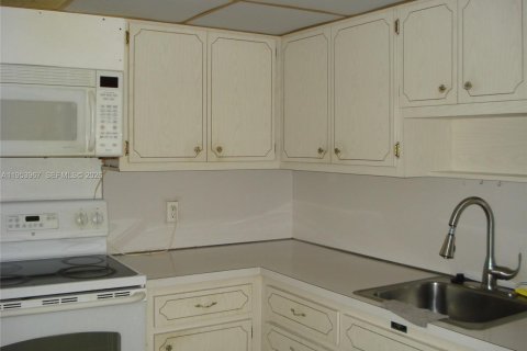 Condominio en venta en Hallandale Beach, Florida, 1 dormitorio, 74.14 m2 № 2008264 - foto 10