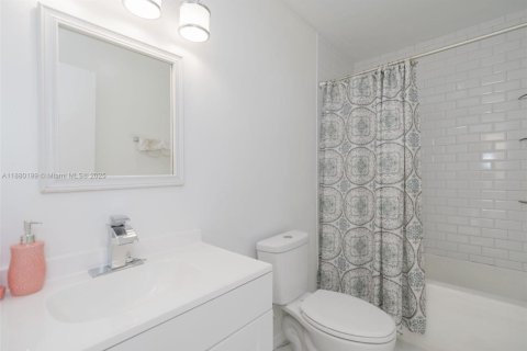 Townhouse in West Palm Beach, Florida 3 bedrooms, 176.51 sq.m. № 1925011 - photo 25