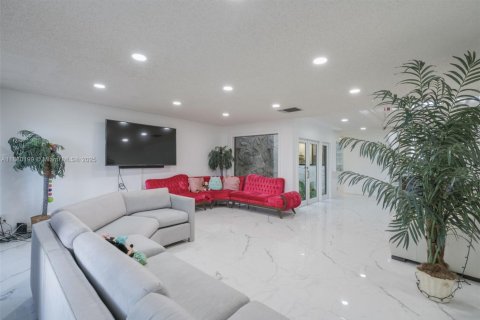 Townhouse in West Palm Beach, Florida 3 bedrooms, 176.51 sq.m. № 1925011 - photo 8