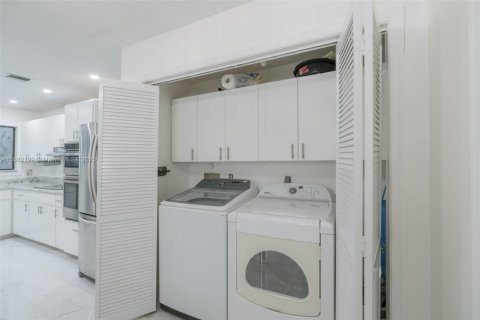 Townhouse in West Palm Beach, Florida 3 bedrooms, 176.51 sq.m. № 1925011 - photo 19