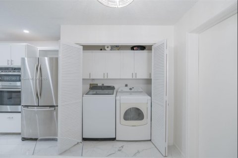 Townhouse in West Palm Beach, Florida 3 bedrooms, 176.51 sq.m. № 1925011 - photo 18