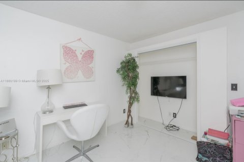 Townhouse in West Palm Beach, Florida 3 bedrooms, 176.51 sq.m. № 1925011 - photo 24